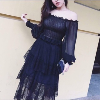 Áo lụa tay bồng trễ vai