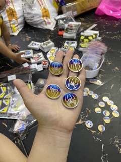 Logo titan con nhện hình tròn