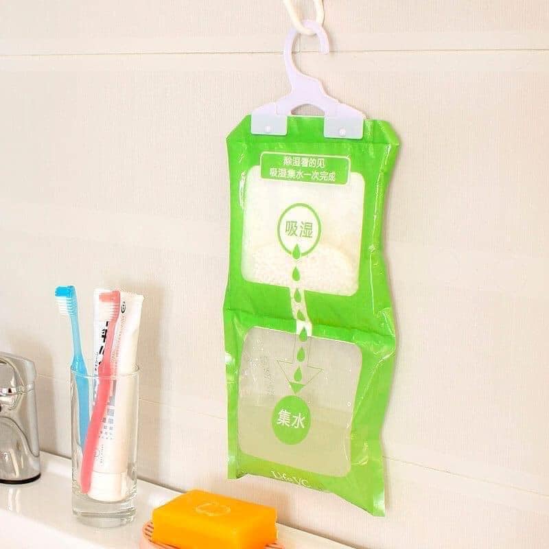 Túi hút ẩm, chống ẩm mốc quần áo có móc treo tủ, treo trong nhà cực tiện dụng