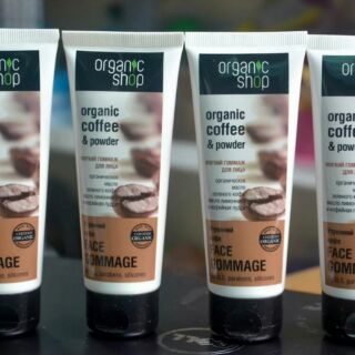 Kem tẩy da chết ở mặt Organic Shop