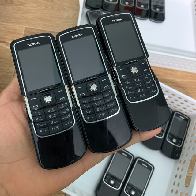 Nokia 8600 luna nguyên zin chính hãng. Vỏ zin theo máy