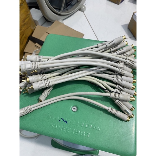 Giắc chia av 1 đầu đực ra 2 đầu cái hàng bãi Nhật