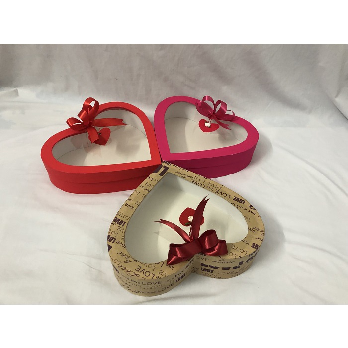 Hộp quà trái tim mặt kiếng đường kính 27 cm cao 7 cm/hộp