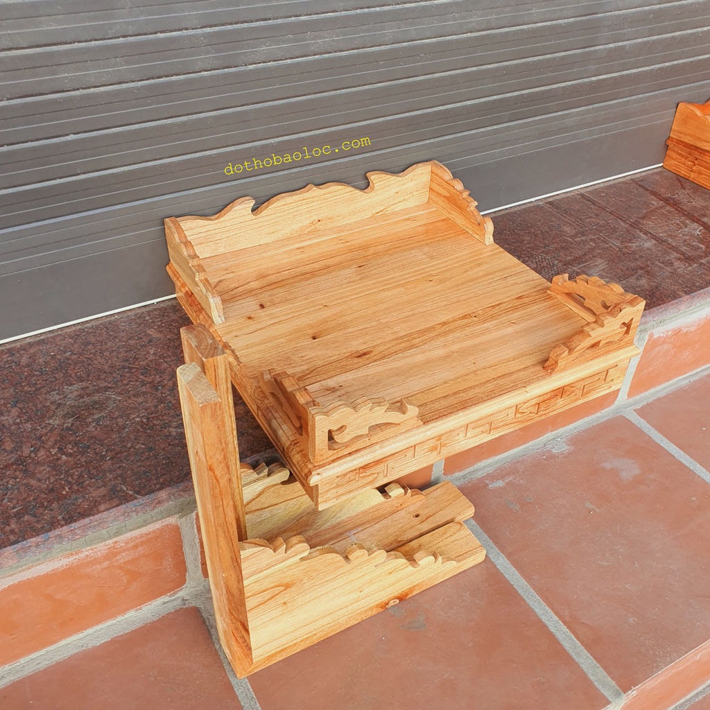 Bàn thờ treo tường gỗ xoan ngang 40cm trơn vàng nhạt - Kèm cặp eke gỗ