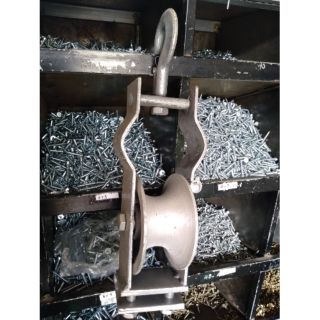 Puly nhôm. Puly nhựa hoặc Buly nhôm buly nhựa kéo dây điện có video thật