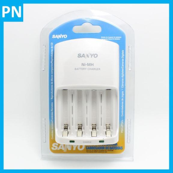 Sạc pin Sanyo AA/AAA NC-MQN06U - Tự động ngắt khi sạc đầy