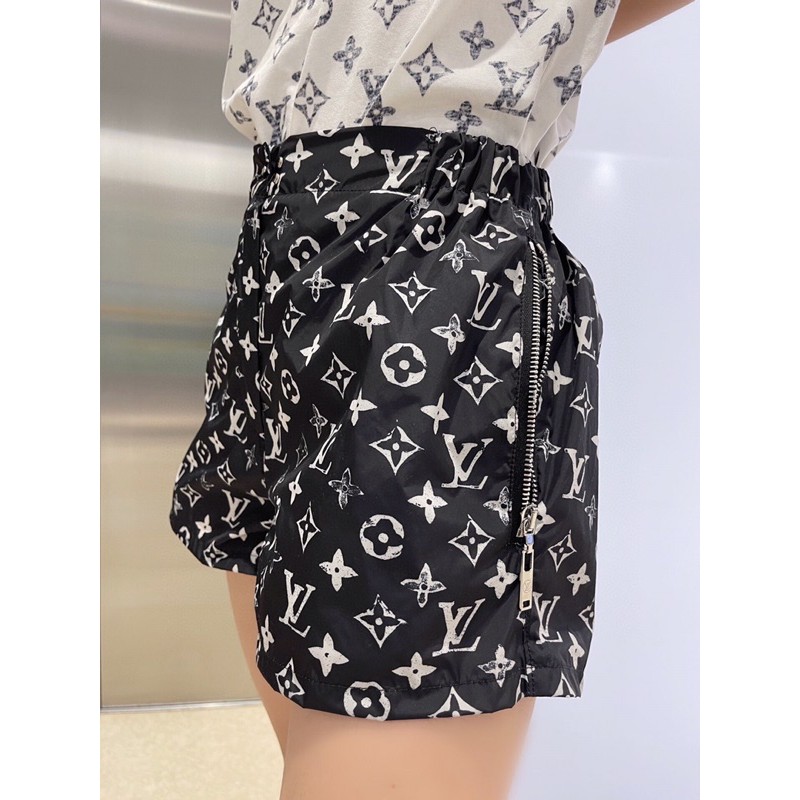 Quần shorts Louis Vuitton LV hàng cao cấp in logo thương hiệu cạp chun có khóa kéo hông