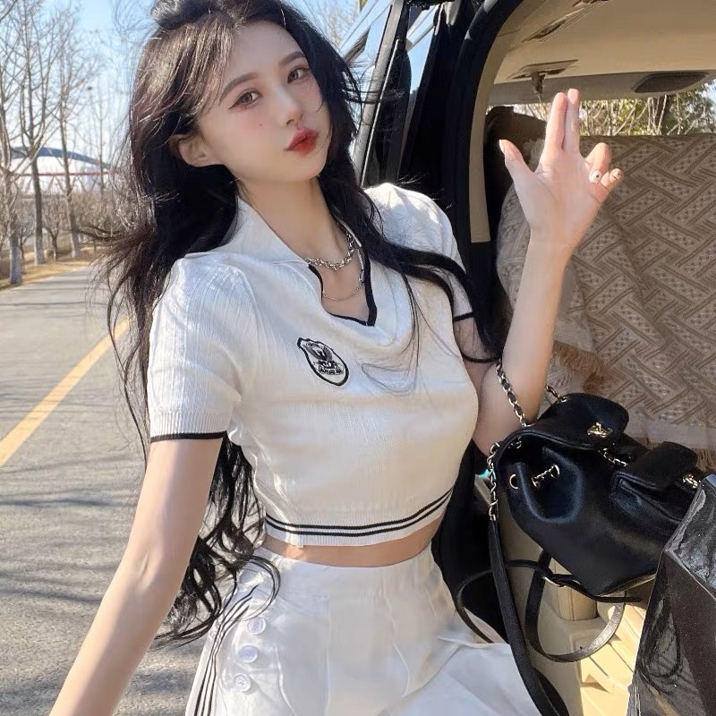 ÁO CROPTOP HỌC SINH SINH VIÊN PHỐI VIỀN IN LÔ GÔ VT21