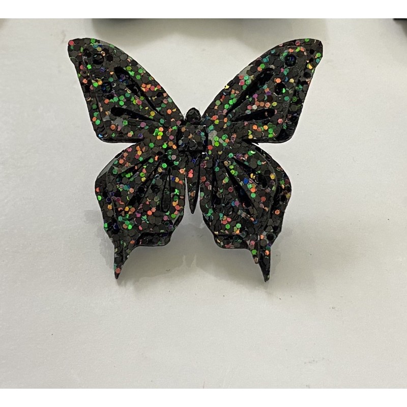 Charm bướm siêu hot trên dép Havaianas