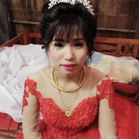 Váy cưới màu đỏ
