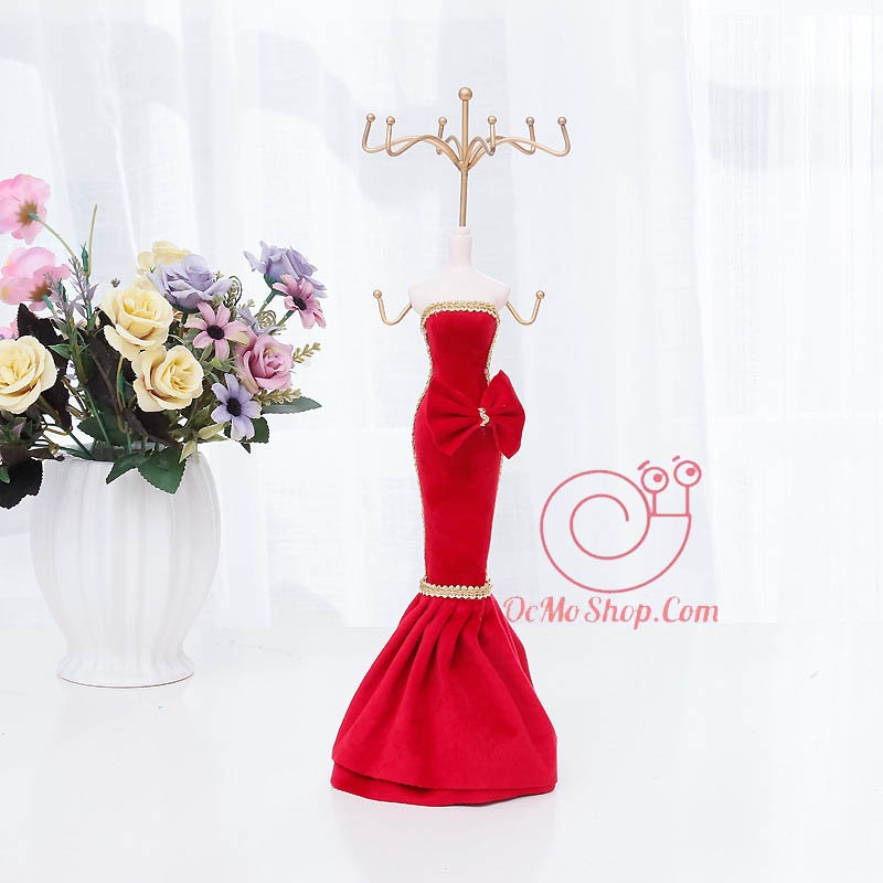 Giá trưng bày trang sức, Kệ trưng bày trang sức búp bê áo cưới thiết kế độc đáo màu đỏ