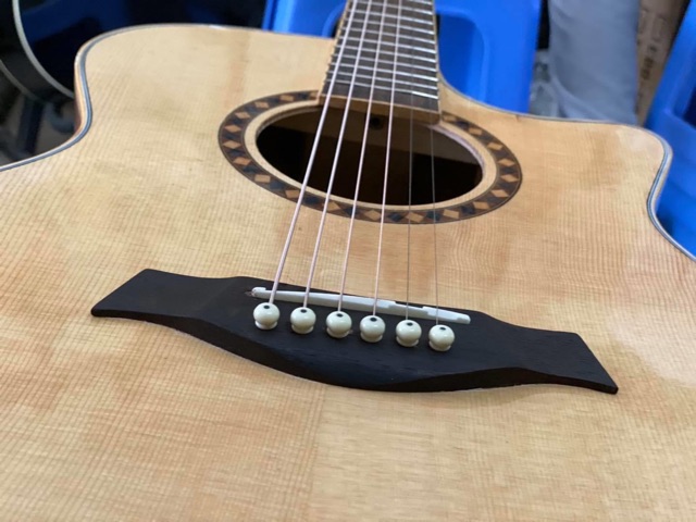 ĐÀN GUITAR HỒNG ĐÀO KHẢM KĨ HM25