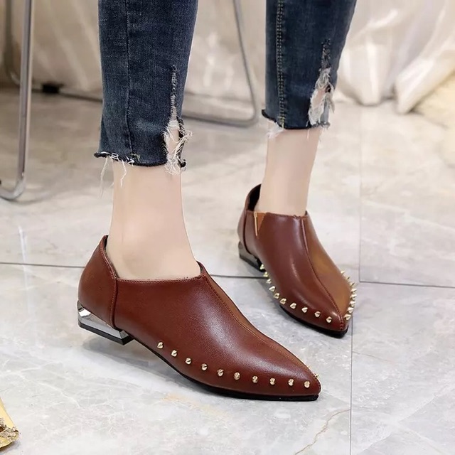 Boots cổ ngắn nạm đinh gót phối kim loại 2cm | BigBuy360 - bigbuy360.vn