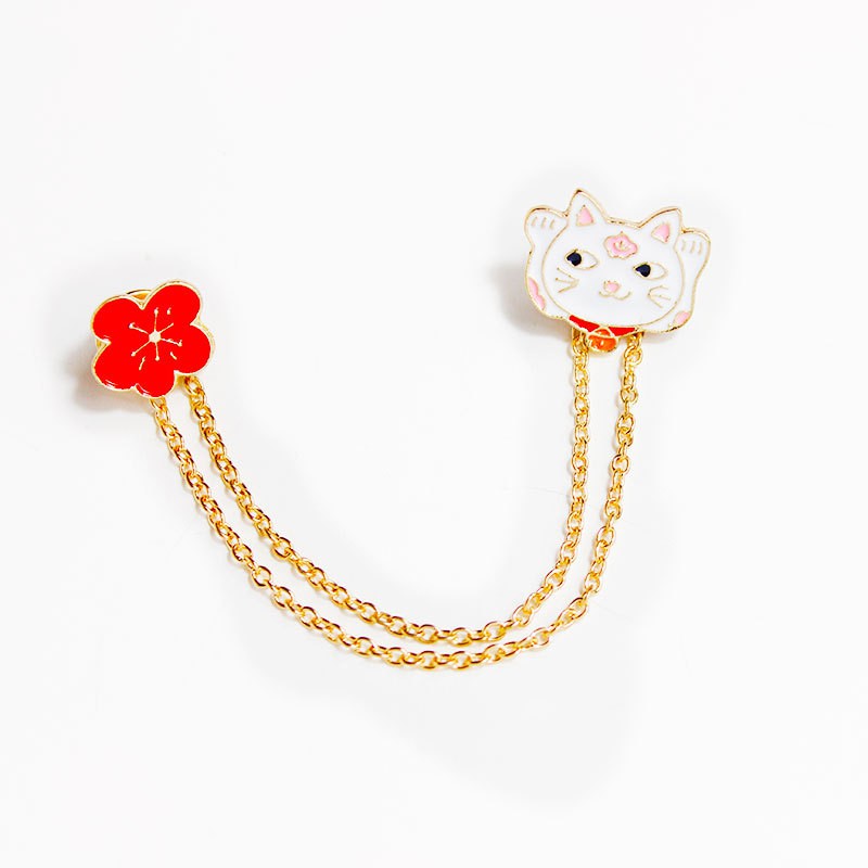 Ghim cài mèo thần tài kèm hoa dễ thương trang trí quần áo, ba lô, mũ, khăn...