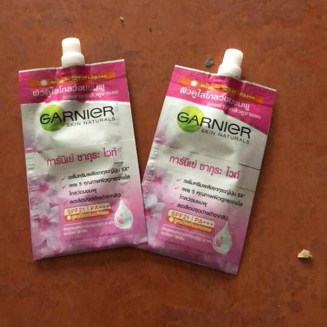 Kem dương gói mili garnier