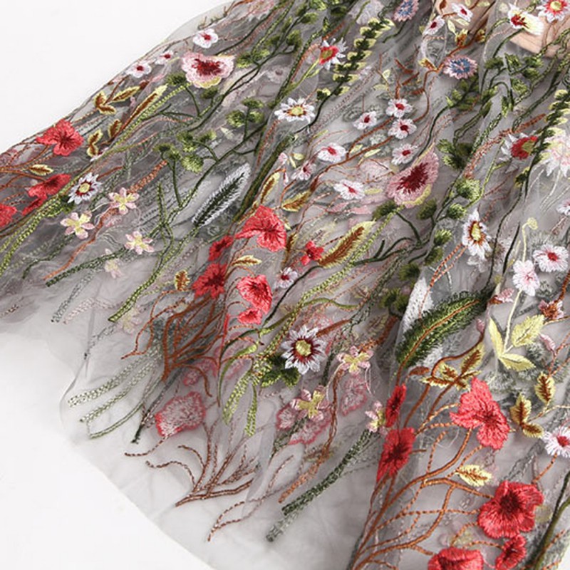 Đầm Maxi thêu hoa xinh xắn