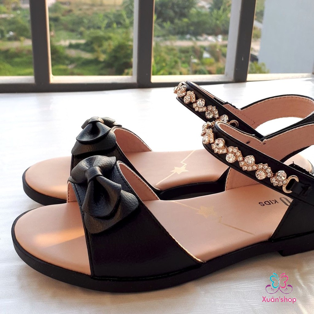 Sandal bé gái Dusto da mềm, quai đính đá trang trí xinh xắn thuộc dòng sản phẩm Dusto Kid