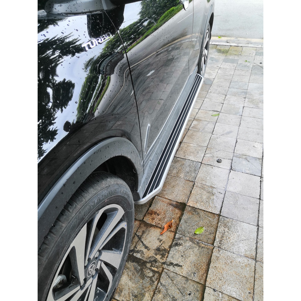 Bậc lên xuống, bệ bước chân Toyota Raize 2021 - 2022 mới nhất. Mẫu đúc Cao cấp MH