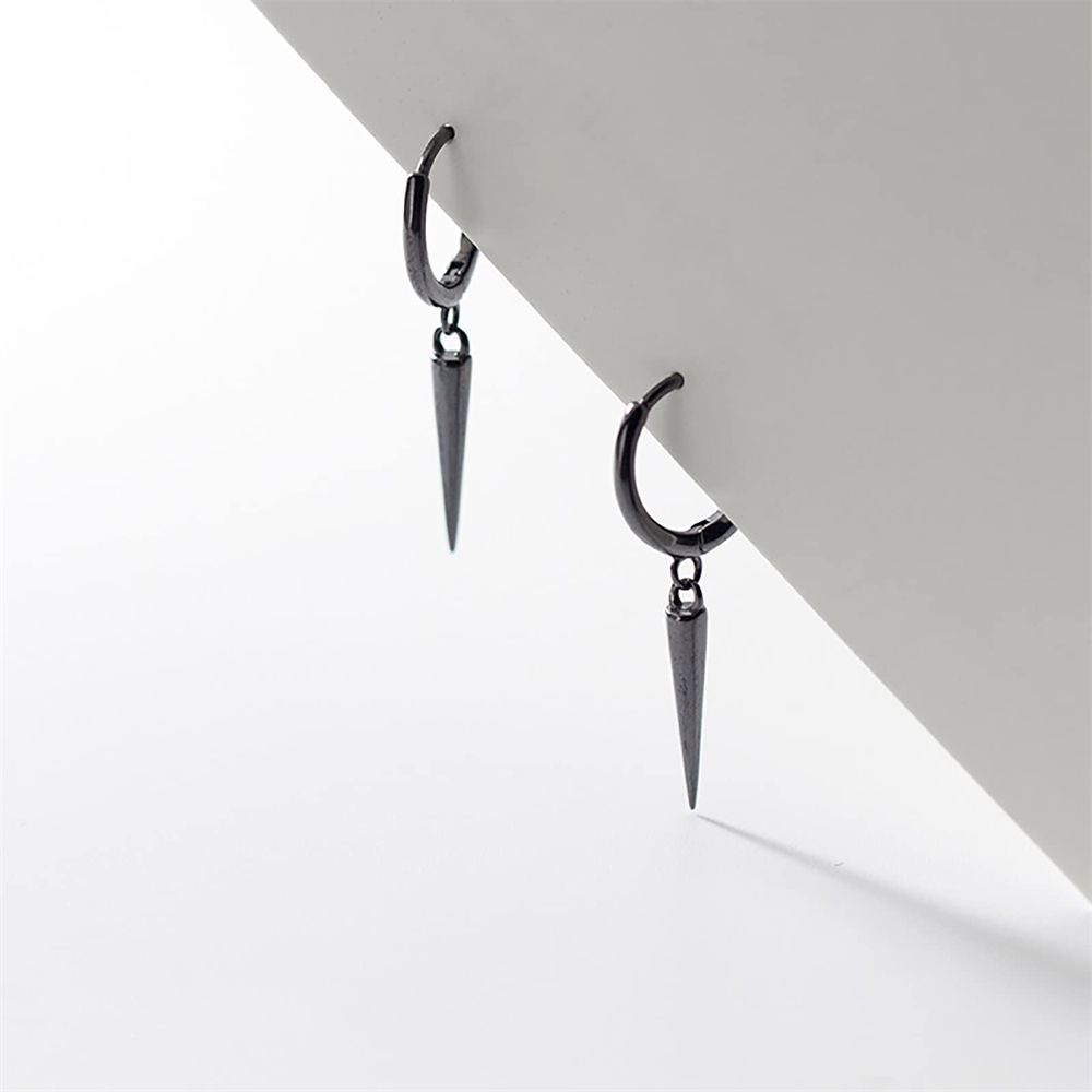 Bông Tai Dạng Kẹp Dáng Dài Đính Đinh Tán Phối Tua Rua Phong Cách Gothic Thời Trang