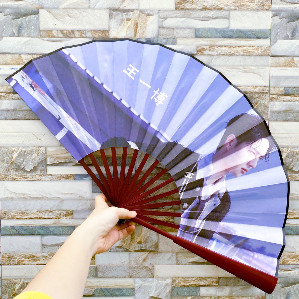 Quạt xếp cầm tay in hình VƯƠNG NHẤT BÁC idol thần tượng hoa ngữ trần tình lệnh xinh xắn