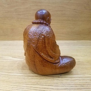 Tượng phật để ô tô, Đạt ma ngồi thiền