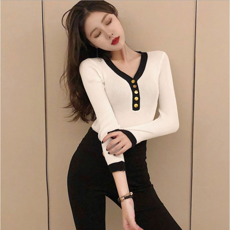 Áo len dài tay cổ chữ V đính cúc ngực