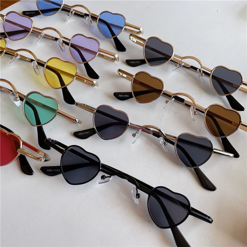 Kính Mát Hình Trái Tim Phong Cách Retro Cho Nữ