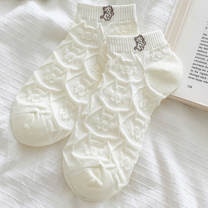 Tất nữ cổ ngắn màu trắng chất liệu cotton thoáng khí, hình họa tiết dễ thương - T15