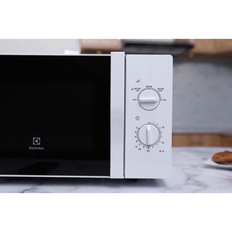 Đĩa quay lò vi sóng Electrolux EMM2322MW (23 lít)