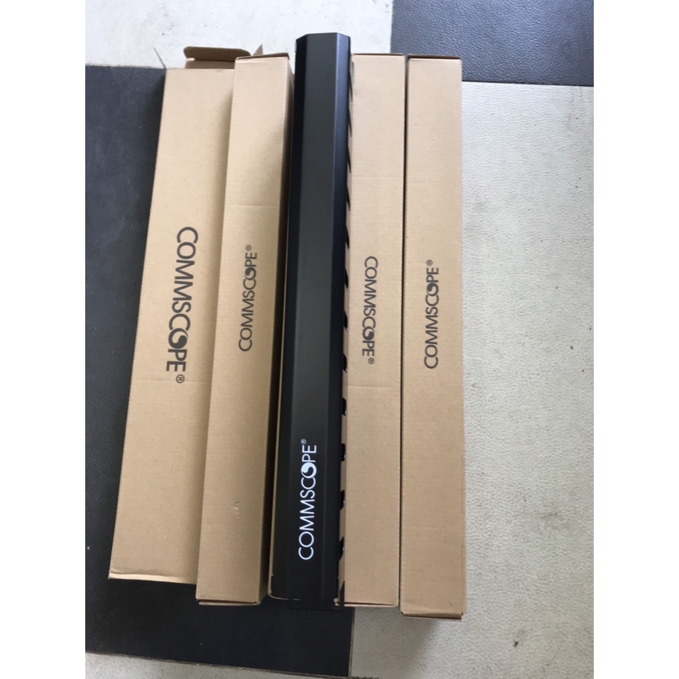 Thanh quản lý cáp mạng commscope 1U