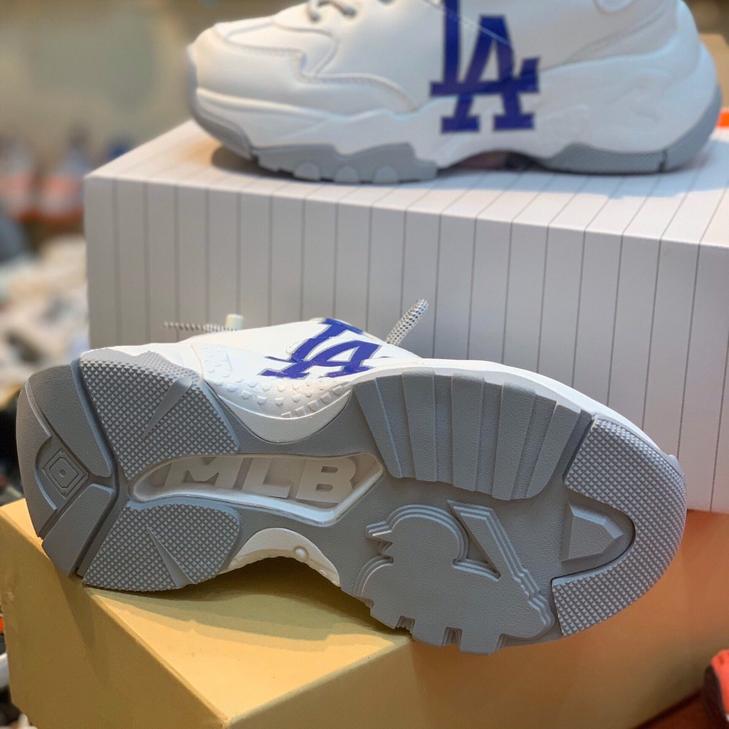 Hàng đẹp có sẵn giày thể thao nam nữ M.L.B LA trắng chữ xanh siêu hot