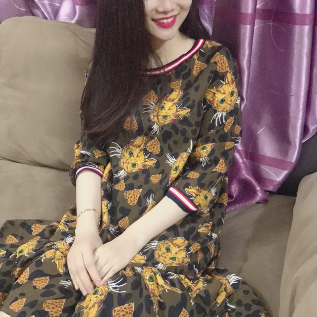 Váy xuông mèo