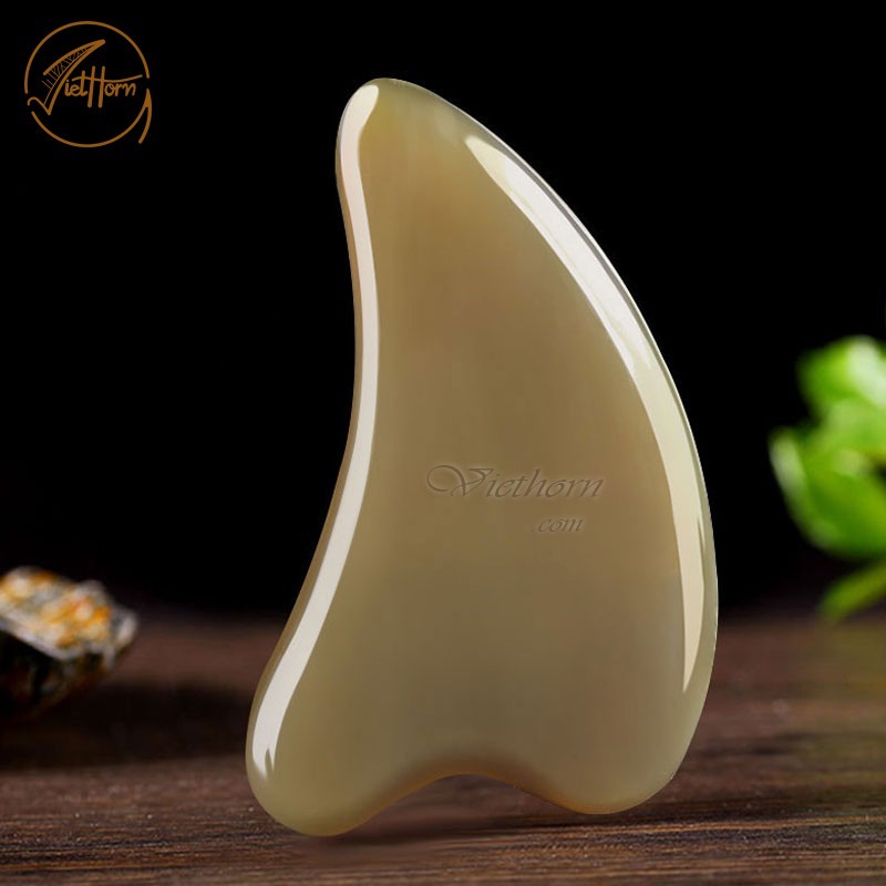 dụng cụ massage mặt hình trái tim bằng sừng , chăm sóc và làm đẹp da Viethorn: MS013