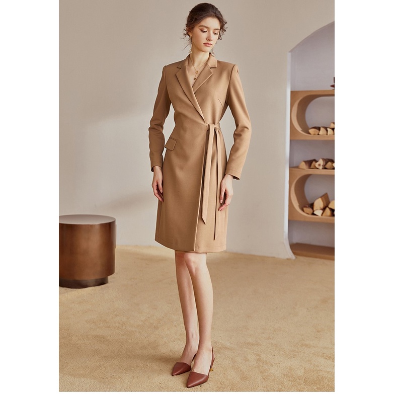 Đầm đấm chéo cổ vest sang trọng màu kem tay dài