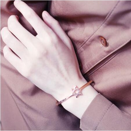 1 Vòng Tay Hở Hình Ngôi Sao Năm Cánh Thời Trang Cổ Điển Cho Nữ