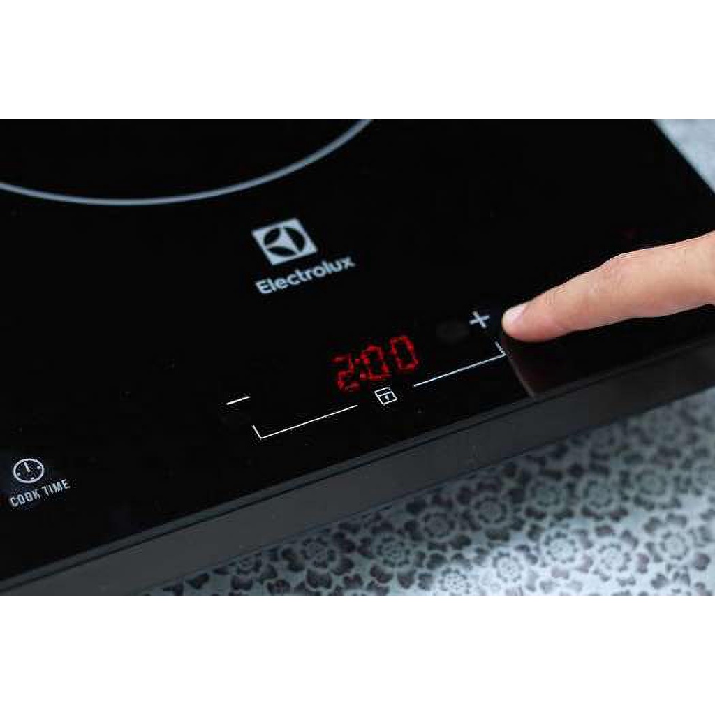 Bếp nấu điện từ Electrolux ETD29MKC để bàn kích thước 30cm