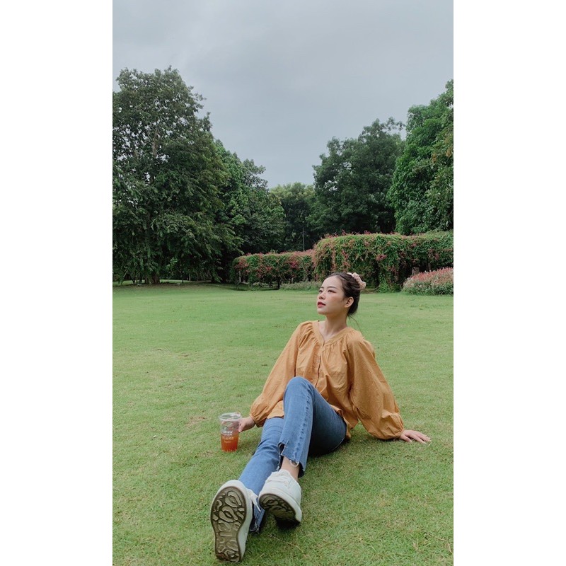 Áo sơ mi nâu cúc cài - Login Studios