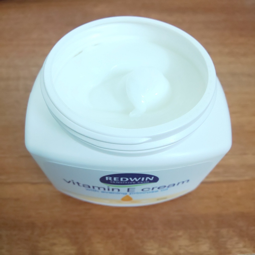 Kem Dưỡng Redwin Cream Vitamin E tinh dầu hoa anh thảo Úc 300g