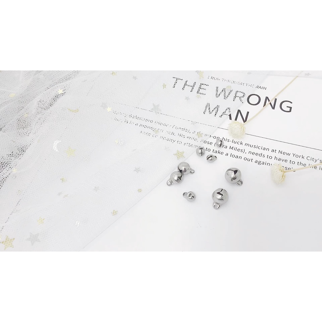 Mặt dây chuyền titan nữ hình chuông kêu bằng titan không đen vĩnh viễn - MDCTT22004