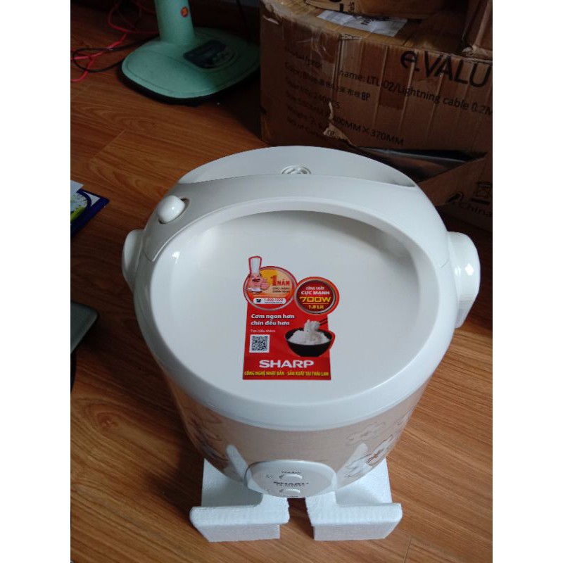 Nồi cơm điện Sharp 1.8 lít KS-N191ETV sản xuất tại THÁI LAN | BigBuy360 - bigbuy360.vn