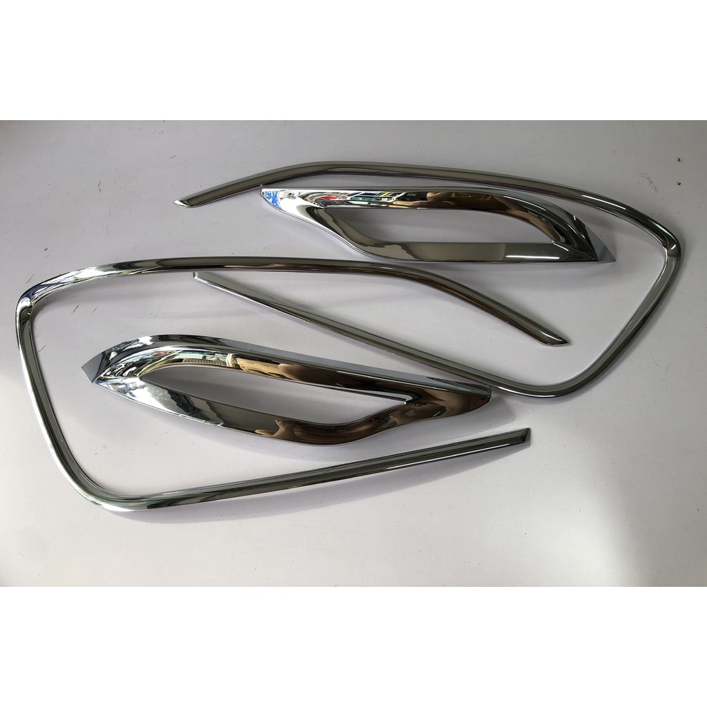Ốp viền đèn gầm mạ crom trước và sau trang trí xe Hyundai Santafe 2013-2015 nhập khẩu Hàn Quốc