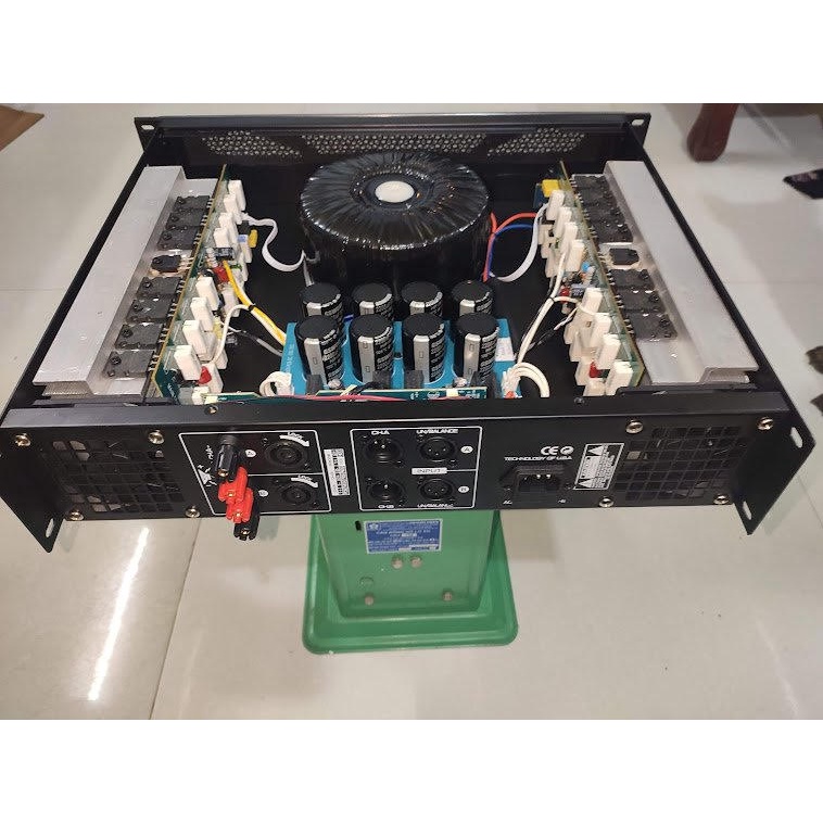 Cục đẩy công suất PK Acoustic 2800 Pro, 32 sò 2400W đánh 2 cặp bass 30mm, nguồn xuyến đồng, hay chắc tiếng.