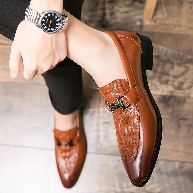 Korean version of business casual pointed-toe leather shoes men's all-match inner increase a pedal crocodile pattern dress small leather shoes male British