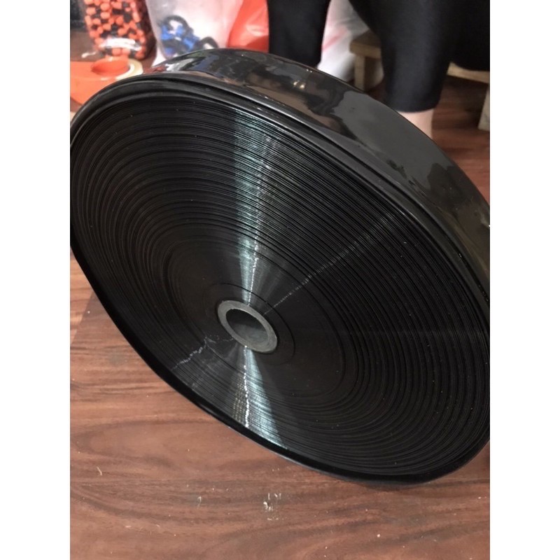 Ống tưới phun mưa phi 34mm- cuộn 100m 5 lỗ chéo