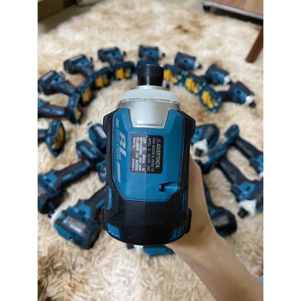 Máy bắt vít dùng pin Makita XDT16 hàng Usa