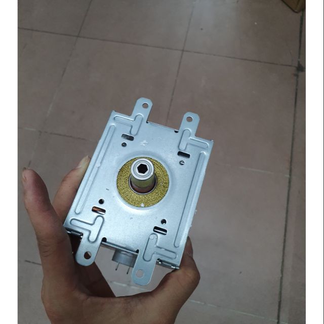 Củ lò vi sóng chân rời