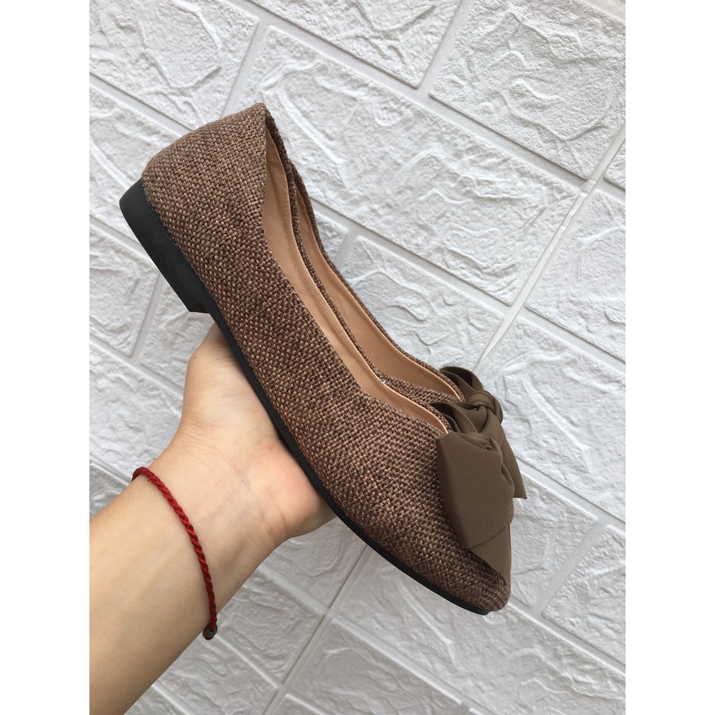 Giày búp bê đế bệt nữ chất dạ gắn nơ vải màu nâu sang trọng | BigBuy360 - bigbuy360.vn