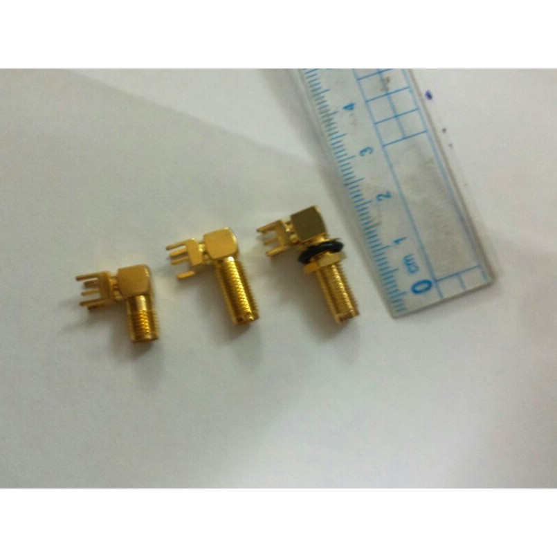 Cọc đấu Anten chân đế cắm Anten chuẩn SMA