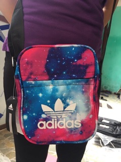 Túi đeo chéo adidas 