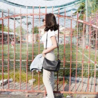 Áo crop thun gân cực đẹp còn màu đỏ